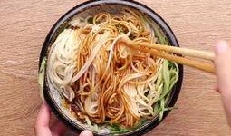 吃瓜丝刷碗,创意清洁新体验