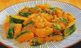 贝贝瓜蒸着吃还是煮着吃,蒸着吃还是煮着吃，营养美味大不同