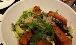 蓝蛙吃瓜,揭秘动物界的“美食家”